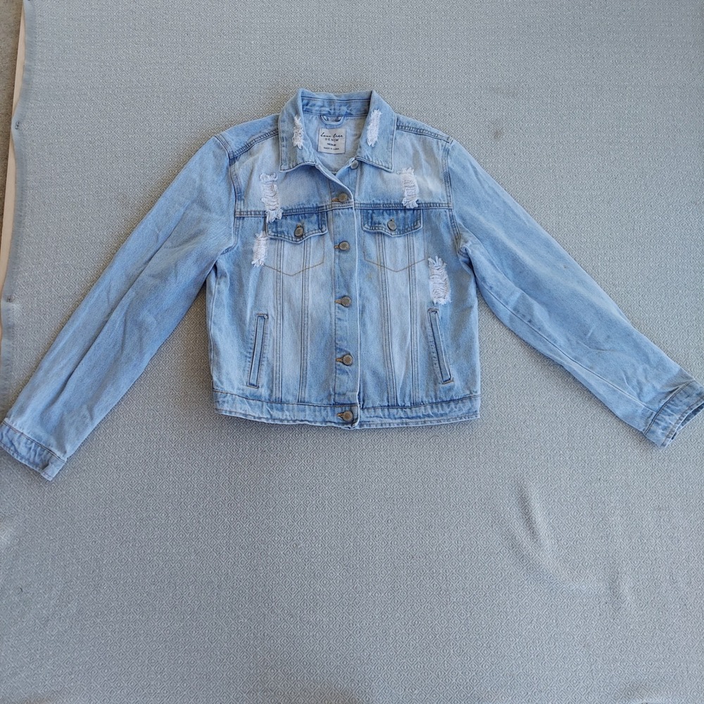 Love Tree Denim Jacket Womens Medium Light‎ Blue Distressed Trucker Jean Coat